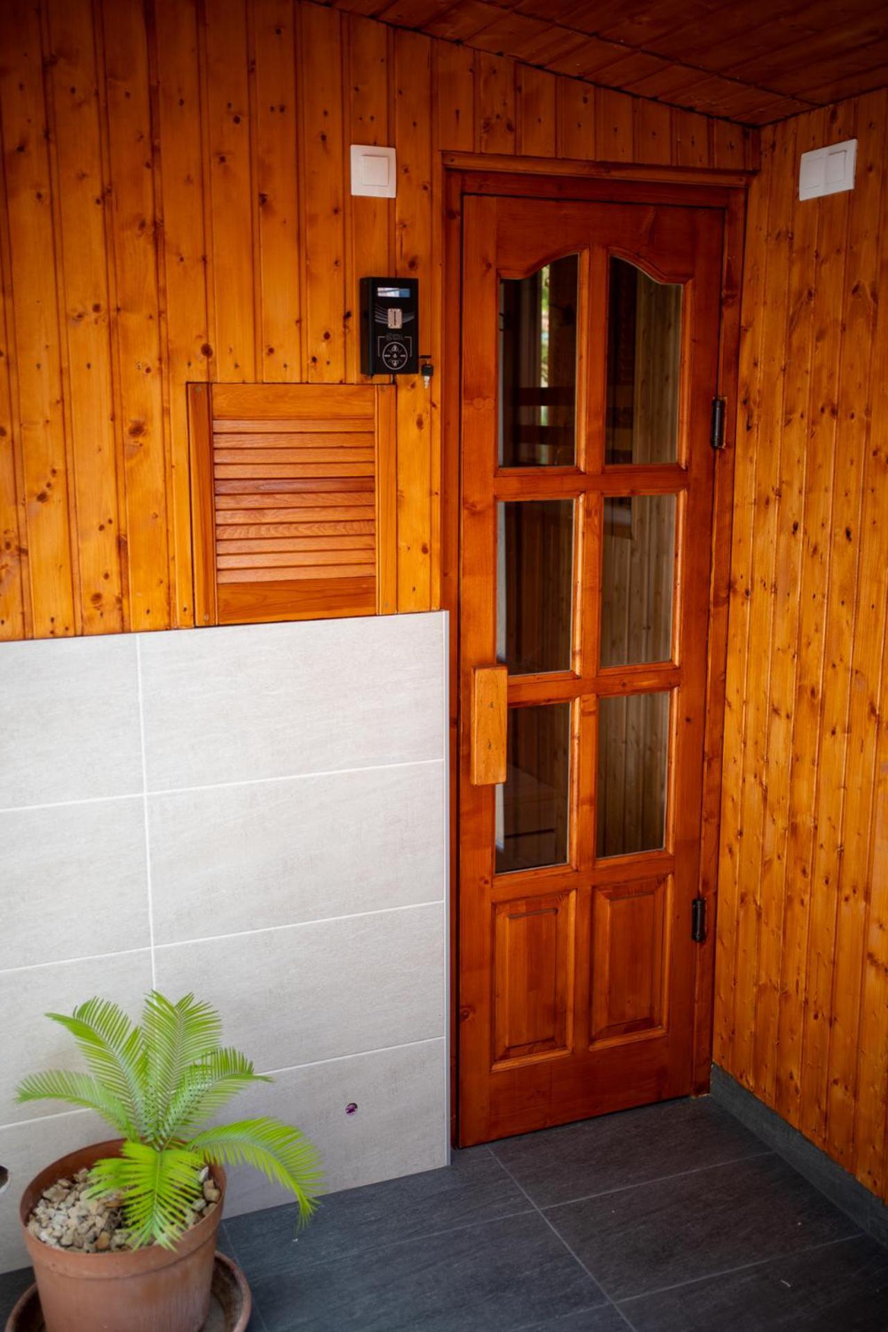 Holiday Apartmanhaz ギュラ エクステリア 写真